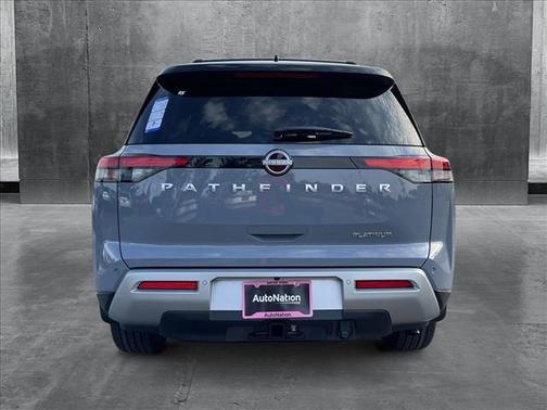 2025 Nissan Pathfinder Platinum FWD