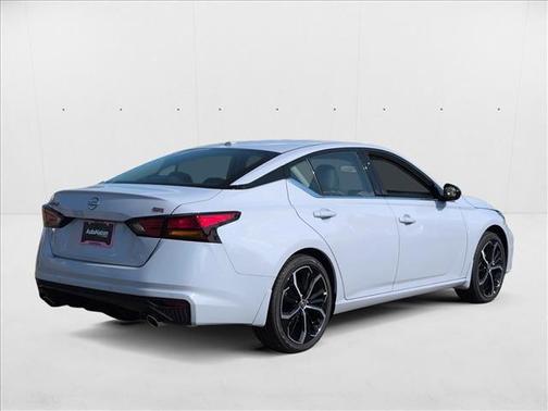 2025 Nissan Altima SR FWD
