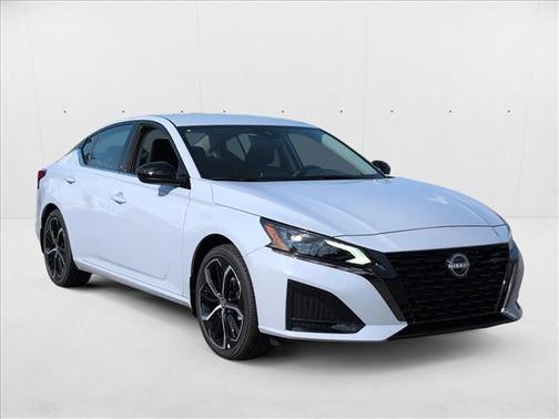 2025 Nissan Altima SR FWD
