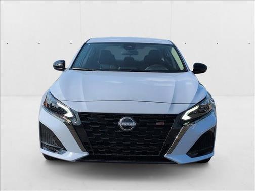 2025 Nissan Altima SR FWD