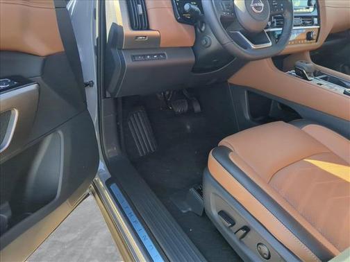 2025 Nissan Pathfinder Platinum 4WD