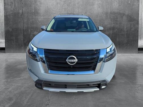 2025 Nissan Pathfinder Platinum 4WD