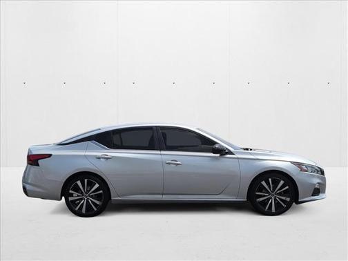 2020 Nissan Altima SR FWD