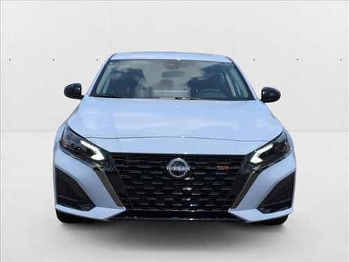 2025 Nissan Altima SR FWD