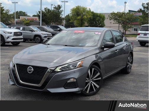 2022 Nissan Altima SR FWD