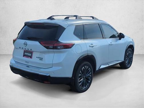Everest White Pearl Tricoat 2026 Nissan Rogue Platinum