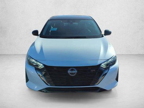 Aspen White Tricoat/Super Black 2025 Nissan Sentra SR