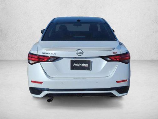 Aspen White Tricoat/Super Black 2025 Nissan Sentra SR
