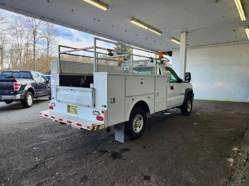 2004 Chevrolet Silverado 2500 Work Truck