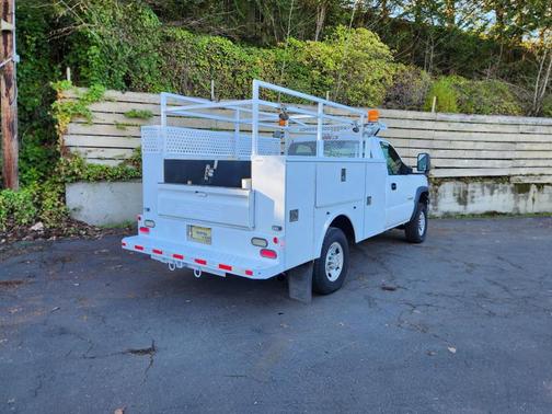 2004 Chevrolet Silverado 2500 Work Truck