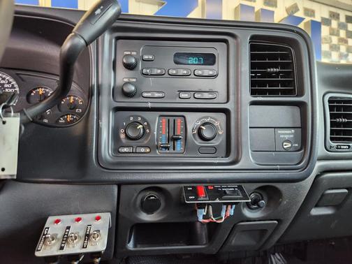 2004 Chevrolet Silverado 2500 Work Truck