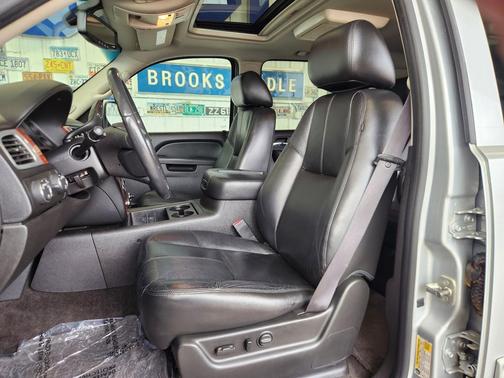 Silver Ice Metallic 2012 Chevrolet Suburban 1500 LT