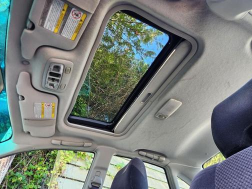 2003 Subaru Legacy Base