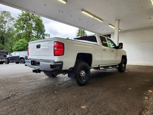 Summit White 2019 Chevrolet Silverado 2500 LT