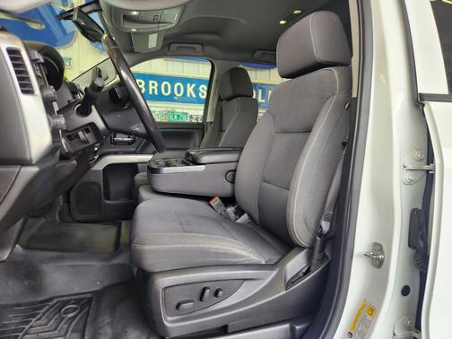 Summit White 2019 Chevrolet Silverado 2500 LT