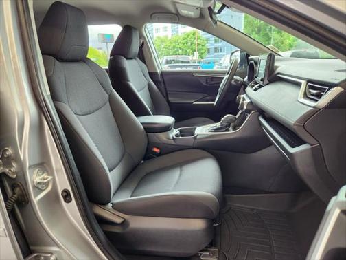 2020 Toyota RAV4 Hybrid LE