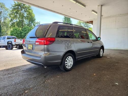 2005 Toyota Sienna LE