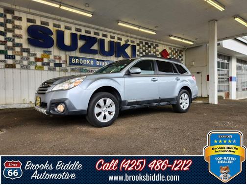 Ice Silver Metallic 2013 Subaru Outback 3.6R Limited