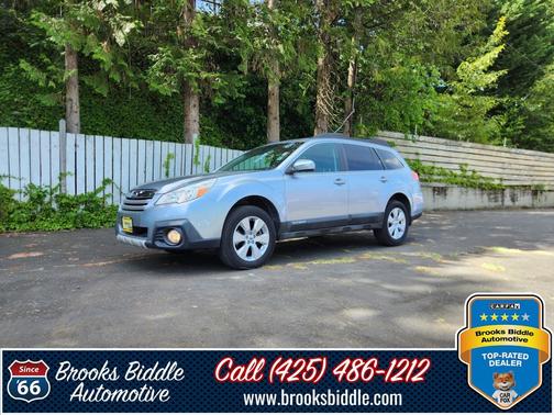Ice Silver Metallic 2013 Subaru Outback 3.6R Limited