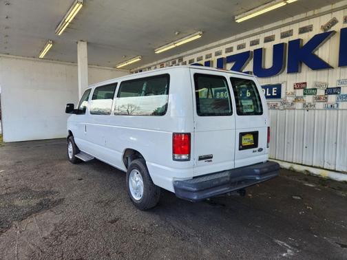 2014 Ford E350 Super Duty XL
