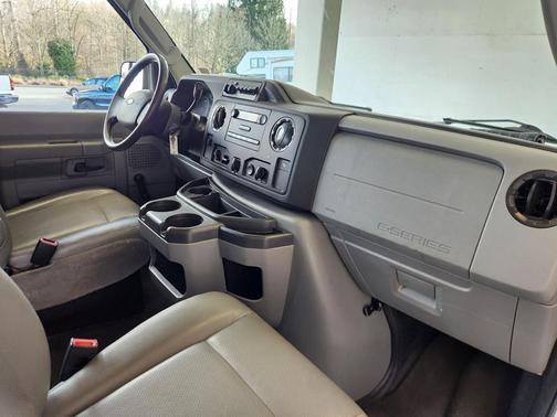 2014 Ford E350 Super Duty XL