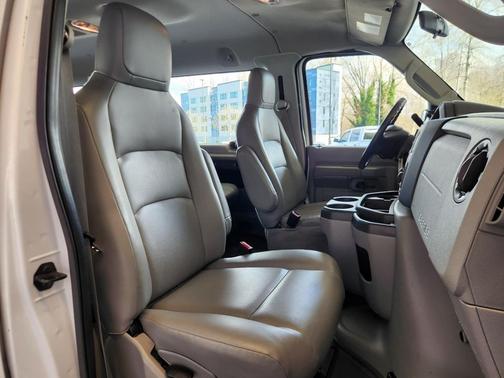 2014 Ford E350 Super Duty XL