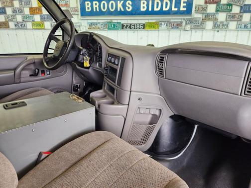 2005 Chevrolet Astro Base