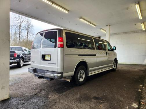 2005 Chevrolet Express 3500 Base