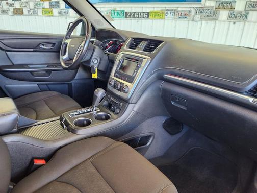 2016 GMC Acadia SLE-2