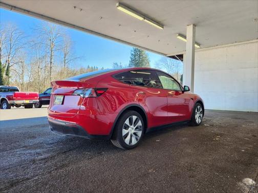 2022 Tesla Model Y Long Range Dual Motor All-Wheel Drive