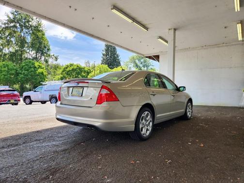 Smokestone Metallic 2010 Ford Fusion SE