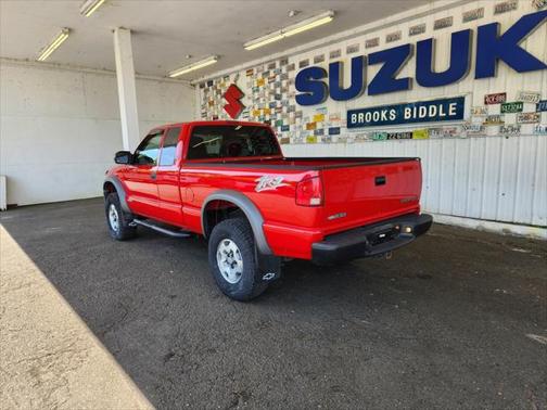 2003 Chevrolet S-10 Base