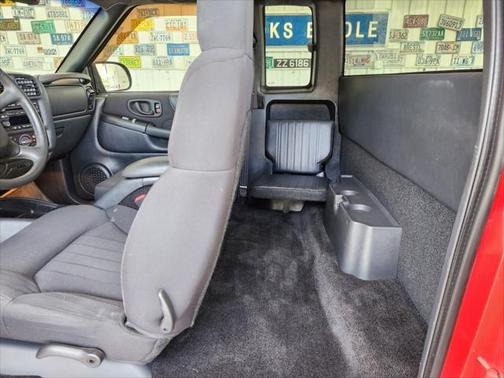 2003 Chevrolet S-10 Base