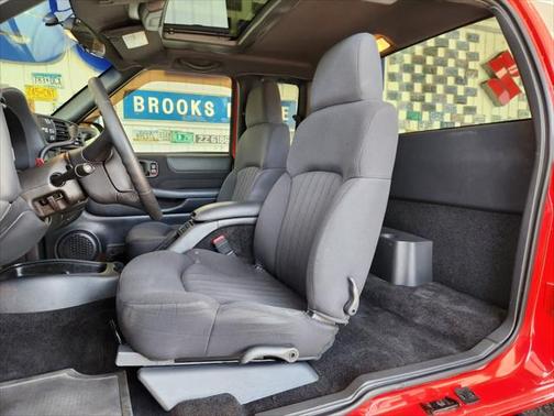 2003 Chevrolet S-10 Base