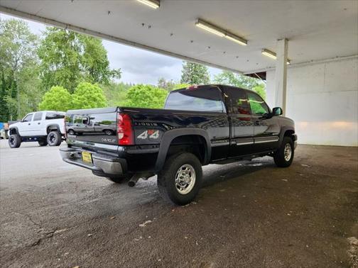 2004 Chevrolet Silverado 2500 LS H/D Extended Cab