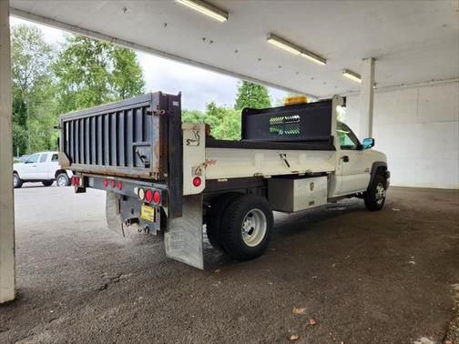 2004 Chevrolet Silverado 3500 Work Truck