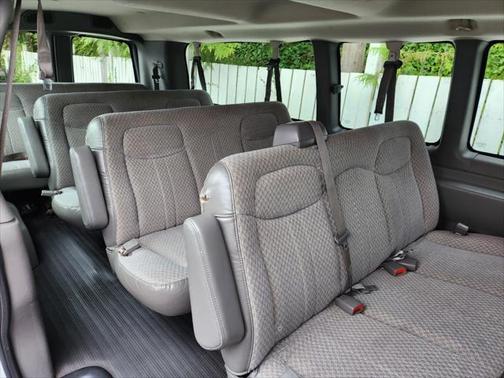 2005 Chevrolet Express 3500 Base