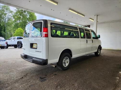 2005 Chevrolet Express 3500 Base