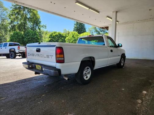 2000 Chevrolet Silverado 1500 Base