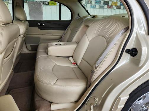 2002 Lincoln Continental Base