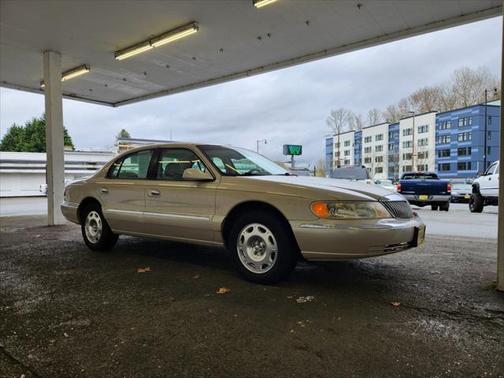 2002 Lincoln Continental Base