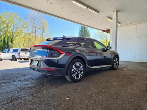 2022 Kia EV6 Light