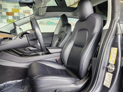 Midnight Silver Metallic 2018 Tesla Model 3 Long Range