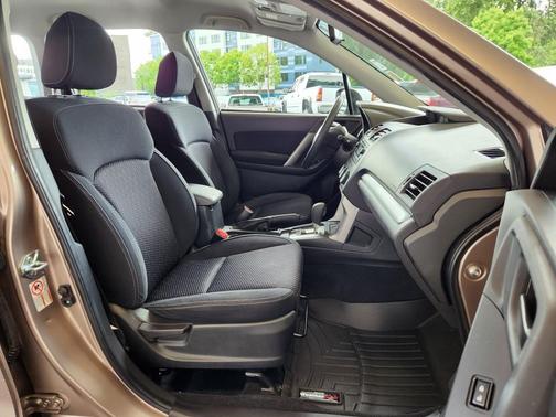 2015 Subaru Forester 2.5i