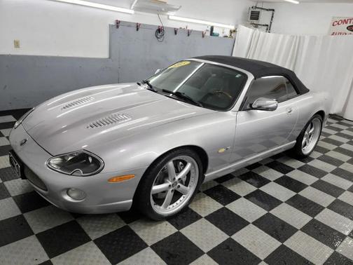 Platinum 2005 Jaguar XKR Base