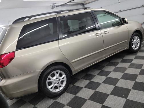 2006 Toyota Sienna XLE