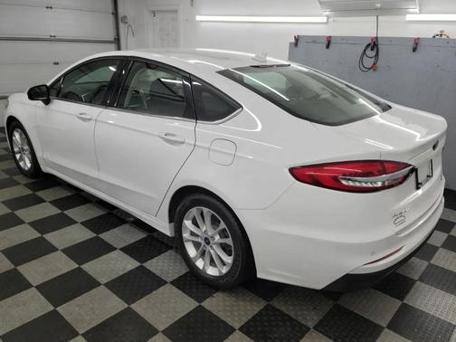 Oxford White 2020 Ford Fusion SE