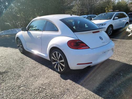 2012 Volkswagen Beetle Base