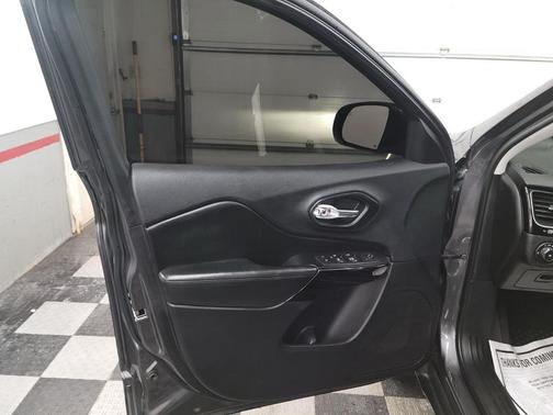 2019 Jeep Cherokee Altitude