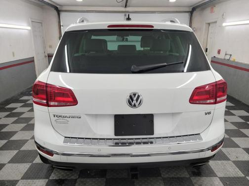 2015 Volkswagen Touareg V6 Lux